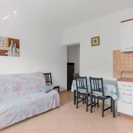 Holiday Daila 50m From The Beach Πανσιόν 3*