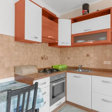 Holiday Daila 50m From The Beach Dajla